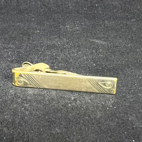 Vintage Swank SO Gold Tone Etched Tie Bar (3325) - Picture 1 of 4